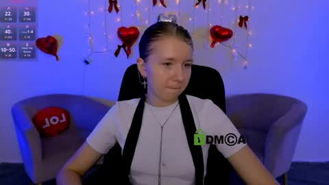 mary_moon__ online show from May 2026 07:20:02 PM
