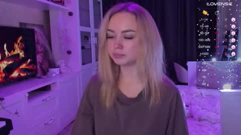 Mary online show from October 2025 08:42:02 PM