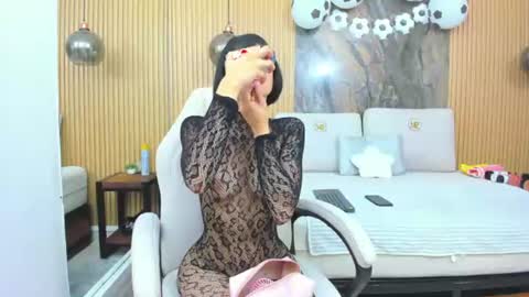 Snapshot of mary_spencer chatting on June 2026 10:41:02 AM MARY online show from June 2026 10:41:02 AM