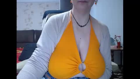 Snapshot of mary_x chatting on January 2025 09:51:02 AM Mary online show from January 2025 09:51:02 AM