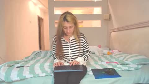 marya442004 online show from October 2025 10:34:02 PM