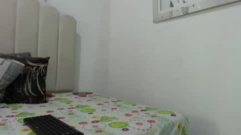 Snapshot of maryannlit chatting on June 2026 12:18:01 PM maryannlit online show from June 2026 12:18:01 PM