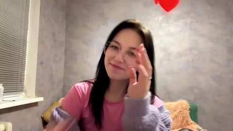 Snapshot of maryellensiewert chatting on December 2025 09:53:01 PM Stephie online show from December 2025 09:53:01 PM