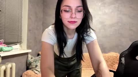 Snapshot of maryellensiewert chatting on December 2025 08:36:02 PM Stephie online show from December 2025 08:36:02 PM