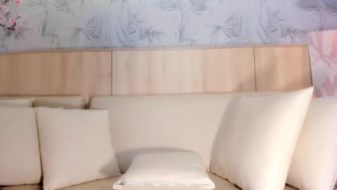 Snapshot of maryevans_ chatting on September 2025 12:20:01 PM online show from September 2025 12:20:01 PM