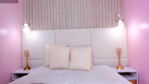 Snapshot of maryevans_ chatting on October 2025 12:03:02 PM online show from October 2025 12:03:02 PM