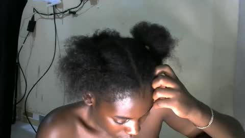 Mary online show from November 2025 08:30:02 PM