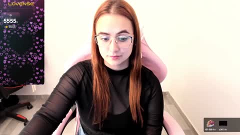 Snapshot of maryluna95 chatting on January 2025 12:22:02 AM Dulce Maria online show from January 2025 12:22:02 AM