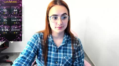 Snapshot of maryluna95 chatting on February 2025 01:38:01 AM Dulce Maria online show from February 2025 01:38:01 AM