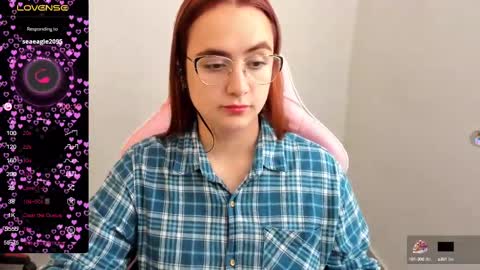 Snapshot of maryluna95 chatting on February 2025 05:07:01 PM Dulce Maria online show from February 2025 05:07:01 PM