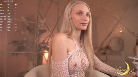 Snapshot of marylunamay chatting on April 2026 04:43:02 AM Mary online show from April 2026 04:43:02 AM