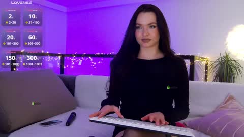 Snapshot of marypsiss chatting on December 2024 03:57:02 PM Marina online show from December 2024 03:57:02 PM