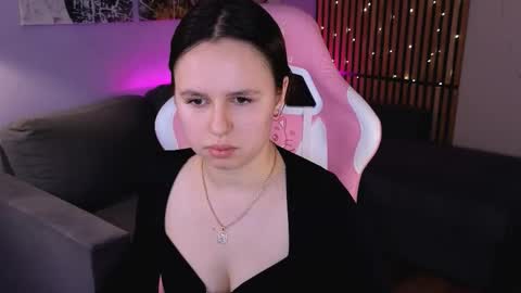 Snapshot of marytwiss chatting on February 2026 03:21:02 PM Mary online show from February 2026 03:21:02 PM