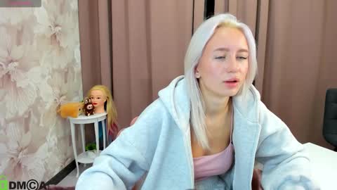 Luucy UTC1 Mon Tue Wed Thu Fri 0500-1130 online show from October 2025 02:45:02 AM