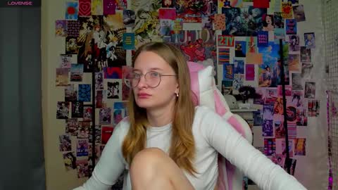 Snapshot of maryyy_may chatting on September 2025 04:29:02 PM maryyy_may online show from September 2025 04:29:02 PM