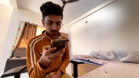 Mask Boy online show from December 2024 04:31:02 AM