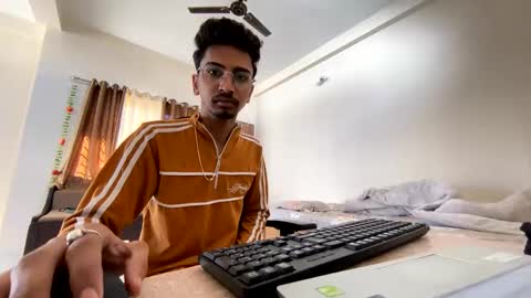 Mask Boy online show from January 2025 04:30:02 AM