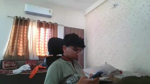 Mask Boy online show from November 2025 03:09:02 AM