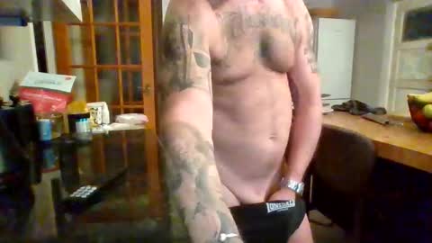 Snapshot of masked_masturbation_couple chatting on October 2025 11:10:02 PM Masked Masturbation Couple online show from October 2025 11:10:02 PM