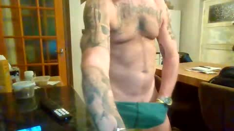 Snapshot of masked_masturbation_couple chatting on November 2025 10:25:01 PM Masked Masturbation Couple online show from November 2025 10:25:01 PM