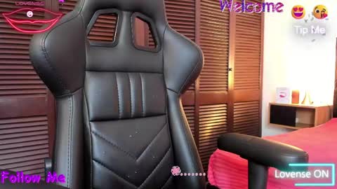Snapshot of maskedgirl01 chatting on May 2026 06:38:02 PM Scarlet online show from May 2026 06:38:02 PM