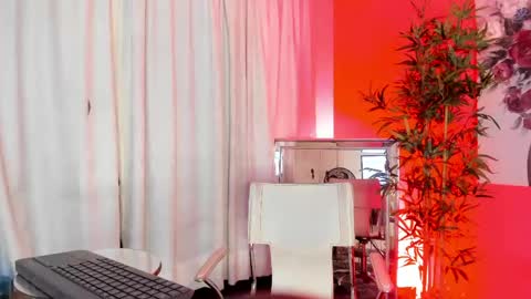 massielhot online show from April 2026 06:57:02 PM