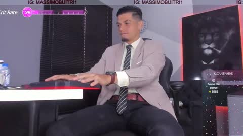 Snapshot of massimo_g chatting on December 2024 01:33:01 PM I am Massimo online show from December 2024 01:33:01 PM