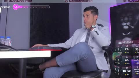 Snapshot of massimo_g chatting on December 2024 01:18:01 AM I am Massimo online show from December 2024 01:18:01 AM