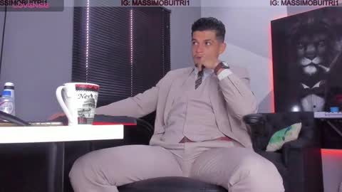 Snapshot of massimo_g chatting on January 2025 02:40:02 PM I am Massimo online show from January 2025 02:40:02 PM