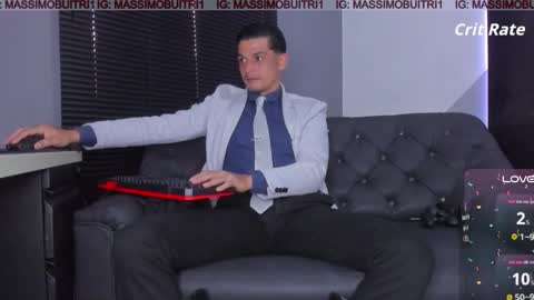 I am Massimo online show from November 2025 09:20:02 PM