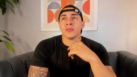 Snapshot of massimocontie_ chatting on November 2025 11:32:02 AM Massimo Contie online show from November 2025 11:32:02 AM