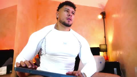 Snapshot of massimowalton2 chatting on May 2026 02:05:02 AM massimowalton2 online show from May 2026 02:05:02 AM