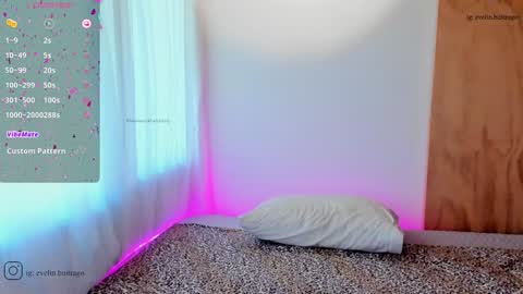 Snapshot of massivecockfuckbunny chatting on December 2024 04:31:01 PM Eve Independent model online show from December 2024 04:31:01 PM