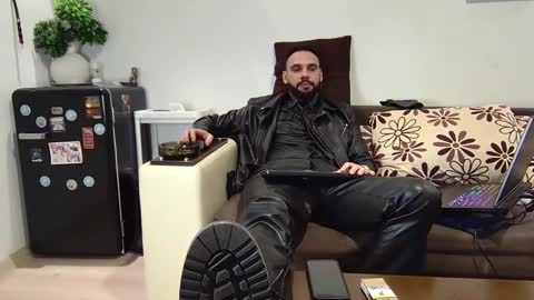 Snapshot of master_roberto333 chatting on January 2025 08:50:01 PM SIR online show from January 2025 08:50:01 PM