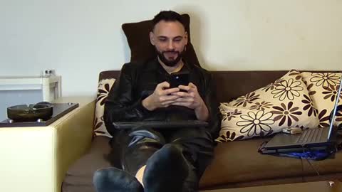 Snapshot of master_roberto333 chatting on February 2025 07:29:01 PM SIR online show from February 2025 07:29:01 PM