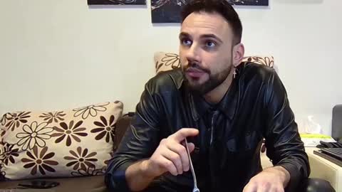 Snapshot of master_roberto333 chatting on February 2025 08:33:02 PM SIR online show from February 2025 08:33:02 PM