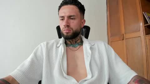 Snapshot of master_steven_01 chatting on April 2026 03:06:01 PM steven online show from April 2026 03:06:01 PM