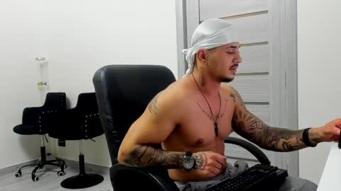 Snapshot of masterchris12 chatting on December 2024 09:00:01 AM masterchris12 online show from December 2024 09:00:01 AM