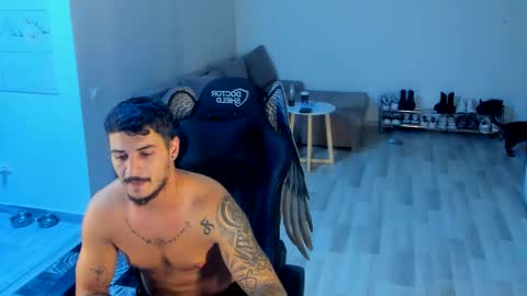 Snapshot of masterchris12 chatting on October 2025 09:50:01 PM masterchris12 online show from October 2025 09:50:01 PM