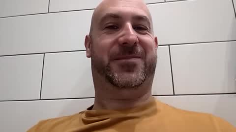 Snapshot of masterclass69er chatting on October 2025 08:33:02 AM Bob online show from October 2025 08:33:02 AM