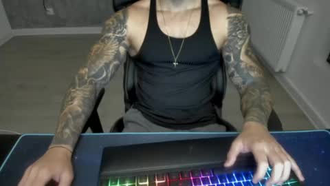 Snapshot of masterkingmuscle chatting on December 2024 06:49:02 PM masterkingmuscle online show from December 2024 06:49:02 PM
