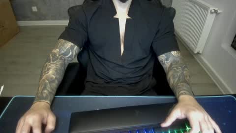 Snapshot of masterkingmuscle chatting on December 2024 09:06:01 PM masterkingmuscle online show from December 2024 09:06:01 PM