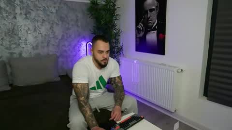 masterkingmuscle online show from December 2025 08:59:01 PM