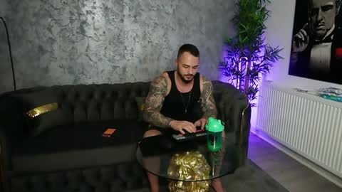 Snapshot of masterkingmuscle chatting on April 2026 08:50:01 PM masterkingmuscle online show from April 2026 08:50:01 PM