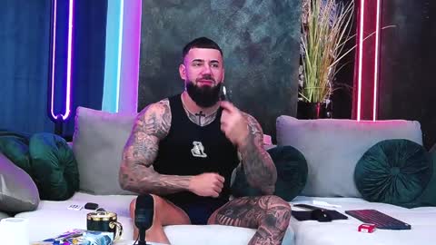 Snapshot of masterkingofmuscle chatting on January 2025 07:05:01 AM masterkingofmuscle online show from January 2025 07:05:01 AM
