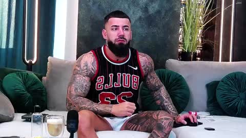 Snapshot of masterkingofmuscle chatting on January 2025 06:28:02 AM masterkingofmuscle online show from January 2025 06:28:02 AM