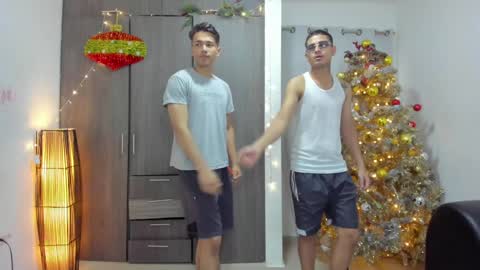 Snapshot of masters_sexx chatting on December 2024 11:18:01 AM Team Cris Darwin- Fernando- Stiven- David online show from December 2024 11:18:01 AM