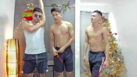 Snapshot of masters_sexx chatting on December 2024 02:21:01 PM Team Cris Darwin- Fernando- Stiven- David online show from December 2024 02:21:01 PM