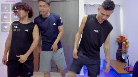 Snapshot of masters_sexx chatting on January 2025 02:15:02 PM Team Cris Darwin- Fernando- Stiven- David online show from January 2025 02:15:02 PM