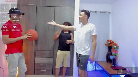 Snapshot of masters_sexx chatting on January 2025 11:15:02 AM Team Cris Darwin- Fernando- Stiven- David online show from January 2025 11:15:02 AM